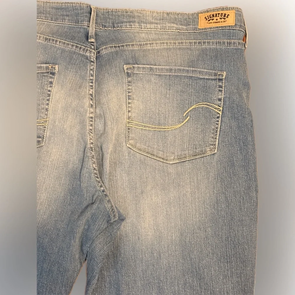 Levi's Signature Women's Jeans Size W42 L30 Modern Skinny Distressed Stretch - Picture 4 of 13